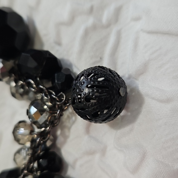 BLACK CHAIN BEADED NECKLACE / STATEMENT PIECE WITH CRYSTALS - Picture 8 of 8